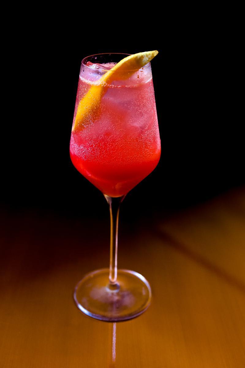 Caesars Resort Bluewaters Dubai Luaran gambar A glass of Campari Soda